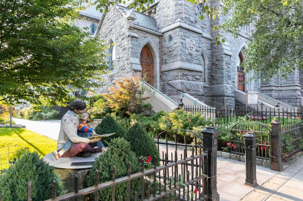 NeighborhoodCarouselImage008